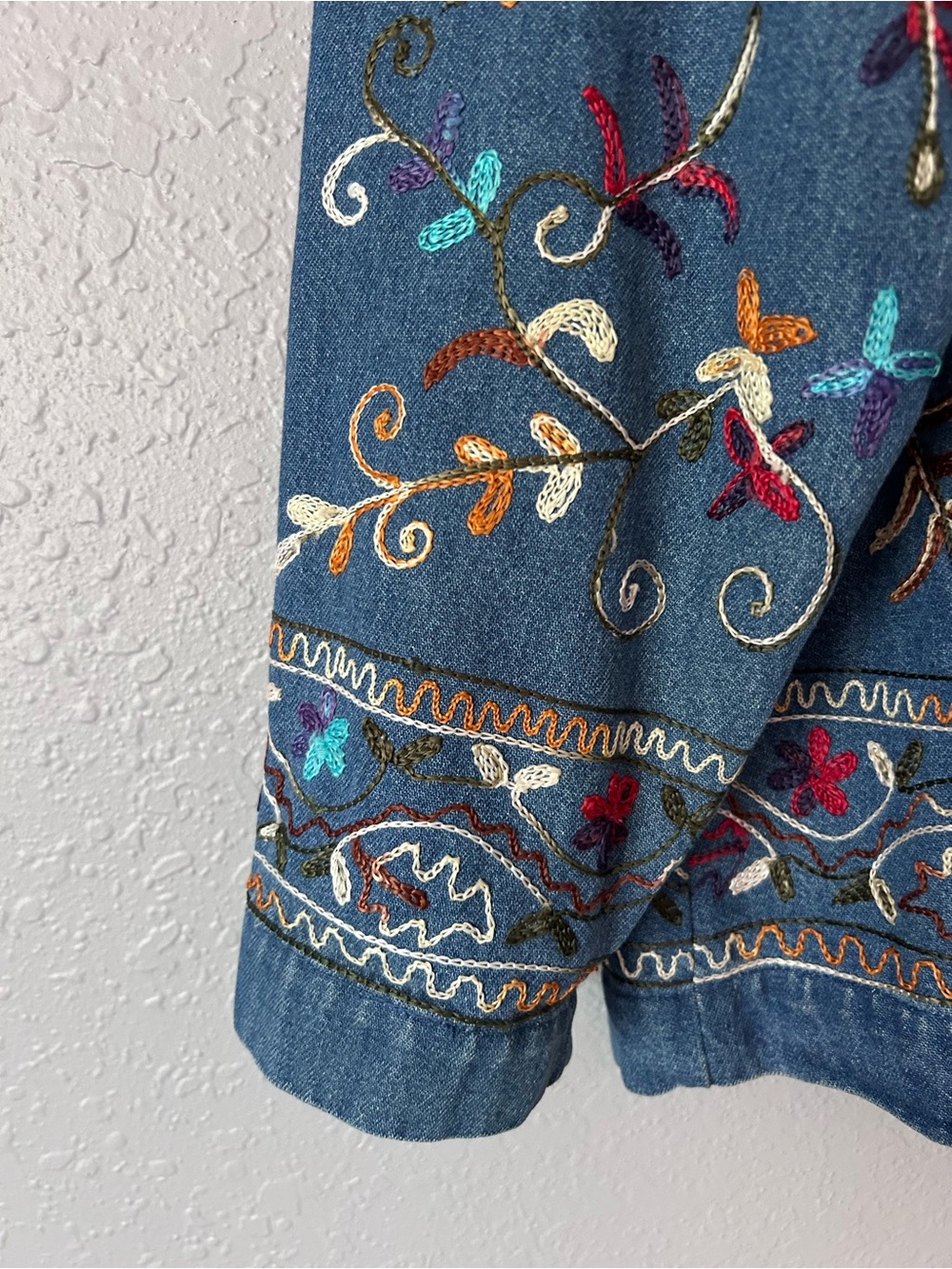 Units Vintage Embroidered Denim Jean Jacket Shackleton Relaxed Fit Size Medium - Picture 5 of 12